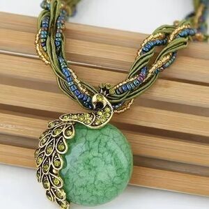 New! Vintage women’s Green Pendant Necklace with Beaded Details